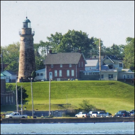 Grand River (Fairport Harbor) Lighthouse, Fairport Harbor, Ohio (2015) IMG_2504-1024x738