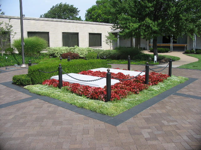 Bess and Harry Truman's graves